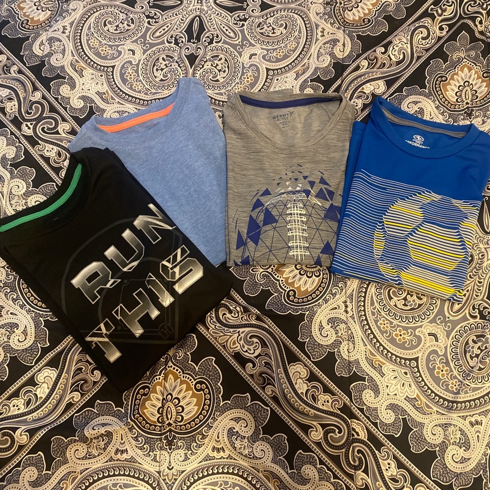 Tank top BUNDLE SALE!! EUC!! Size medium!! 🌴☀️